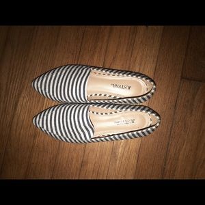 Just Fab pointed striped flats